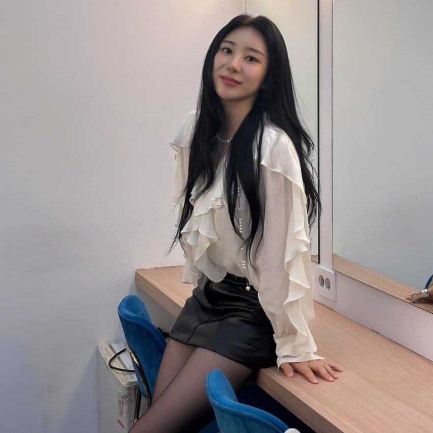 A moment captured by Lee Chaeyeon's fan