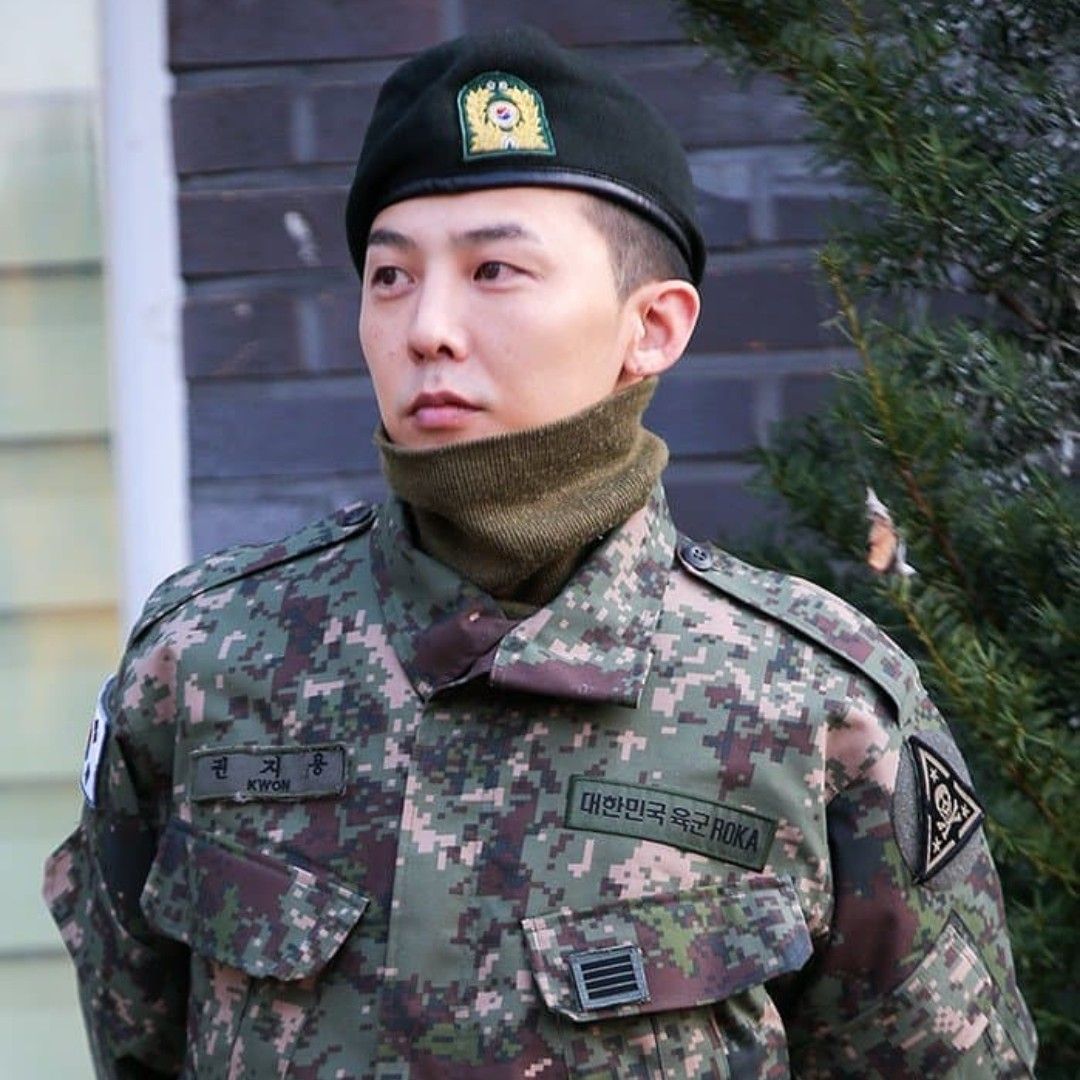 Latest photo of G-DRAGON (BIGBANG)