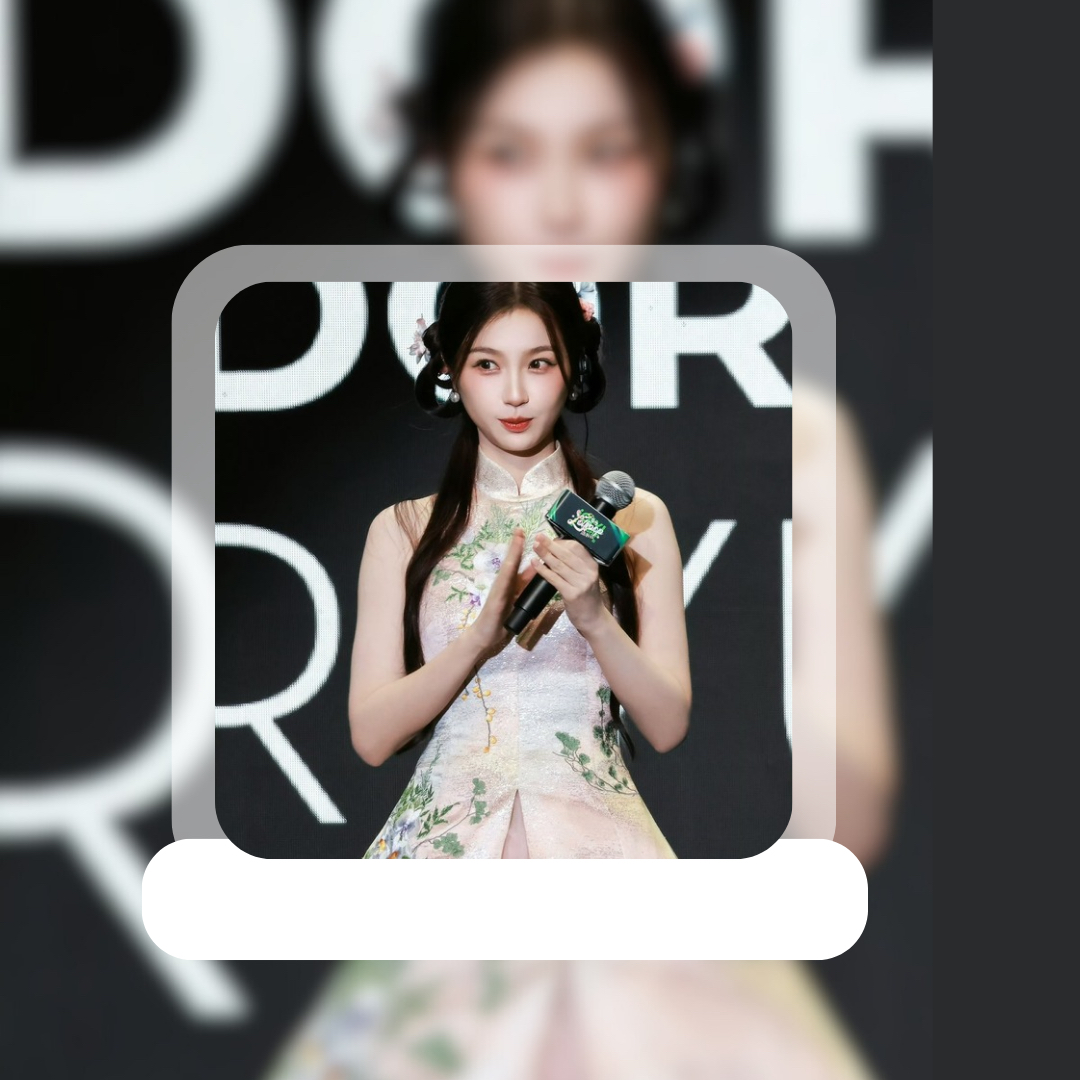 A moment captured by Esther Yu's fan