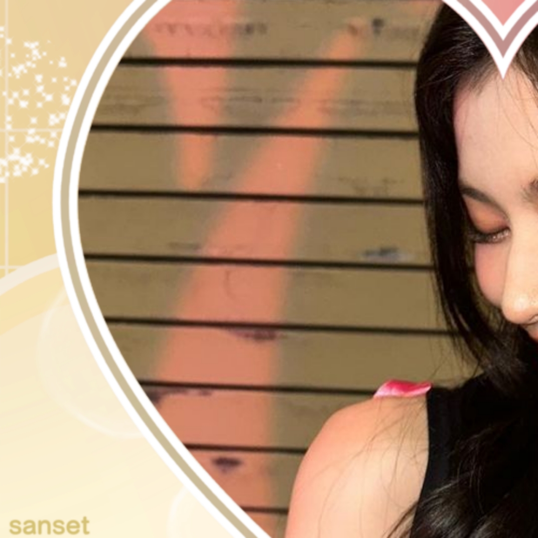 A moment captured by Sana (TWICE)'s fan