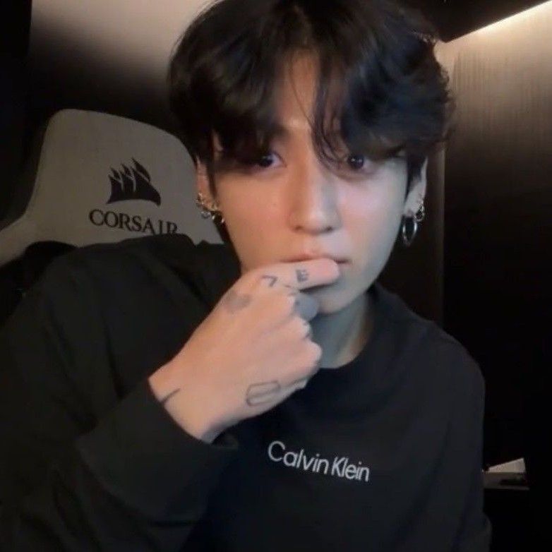 Momen yang diabadikan oleh penggemar Jungkook (BTS)