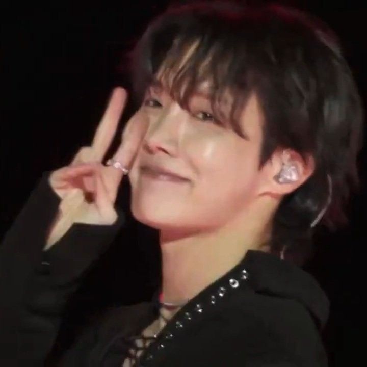 J-hope (防彈少年團)的最新照片