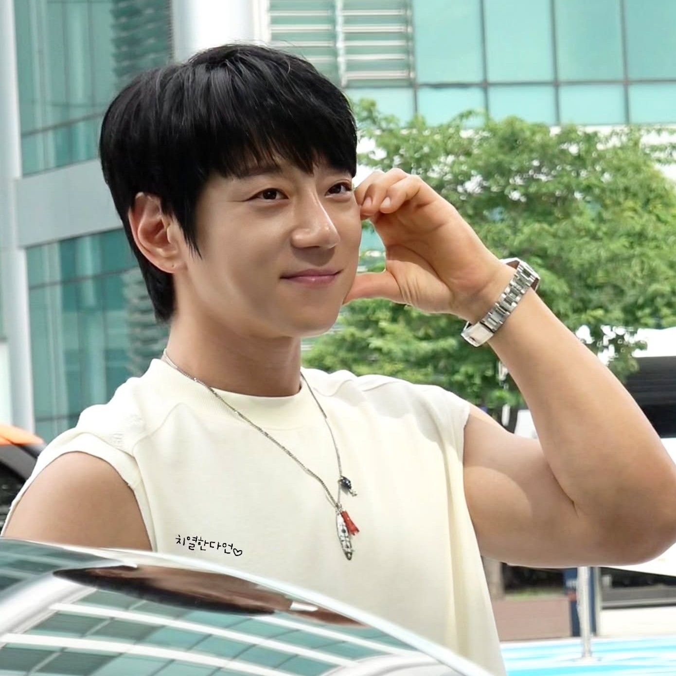 Latest photo of Hwang Chiyeol