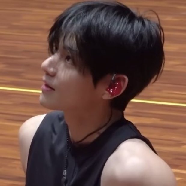 A moment captured by V (BTS)'s fan