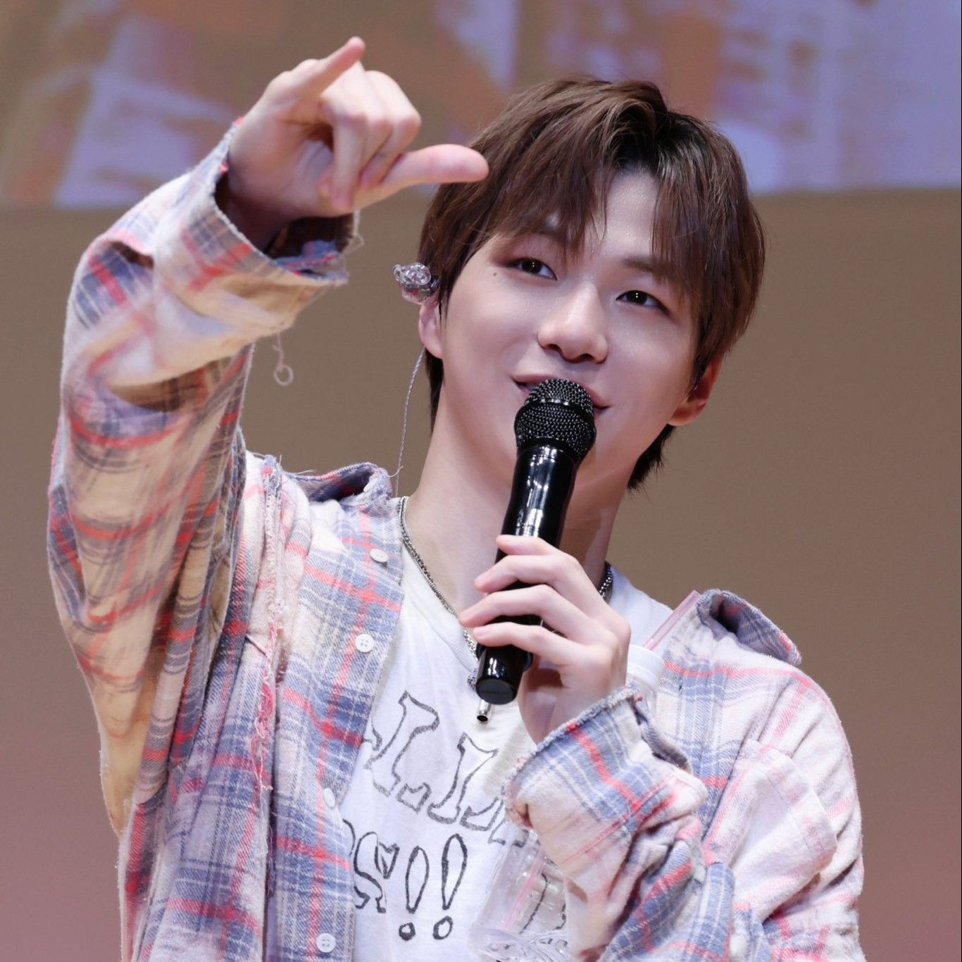 강다니엘 최근 활동샷