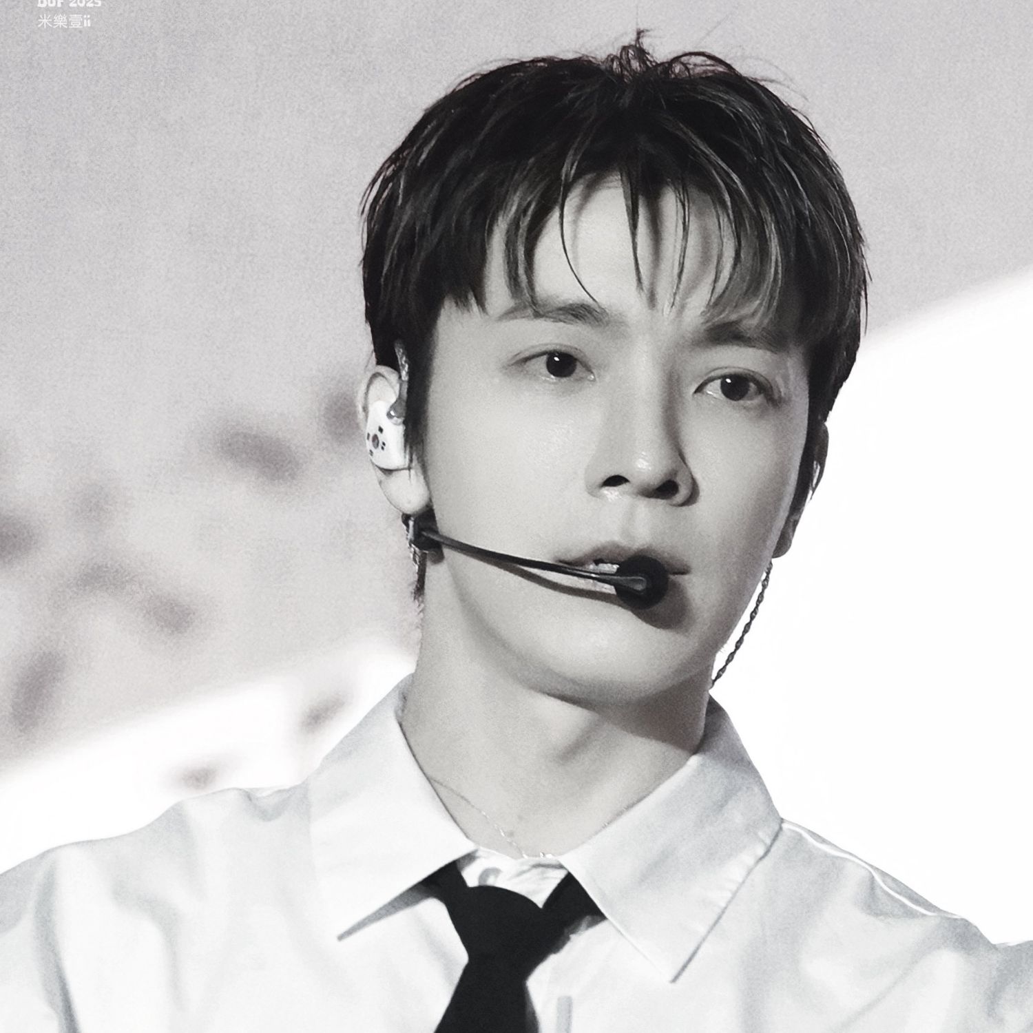 Behind-the-scenes cut of Donghae (Super Junior)