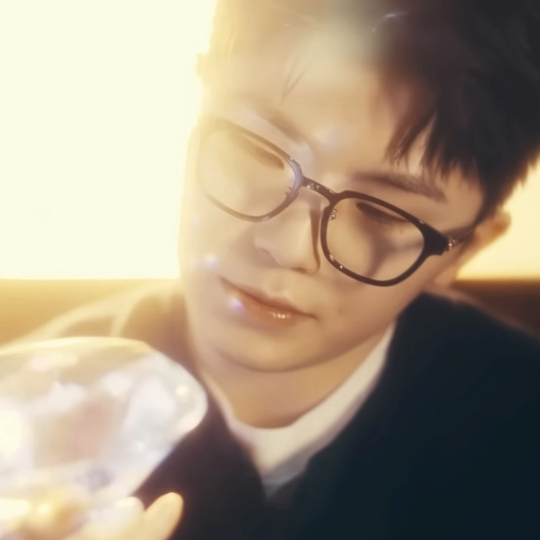 Latest photo of Woozi (SEVENTEEN)