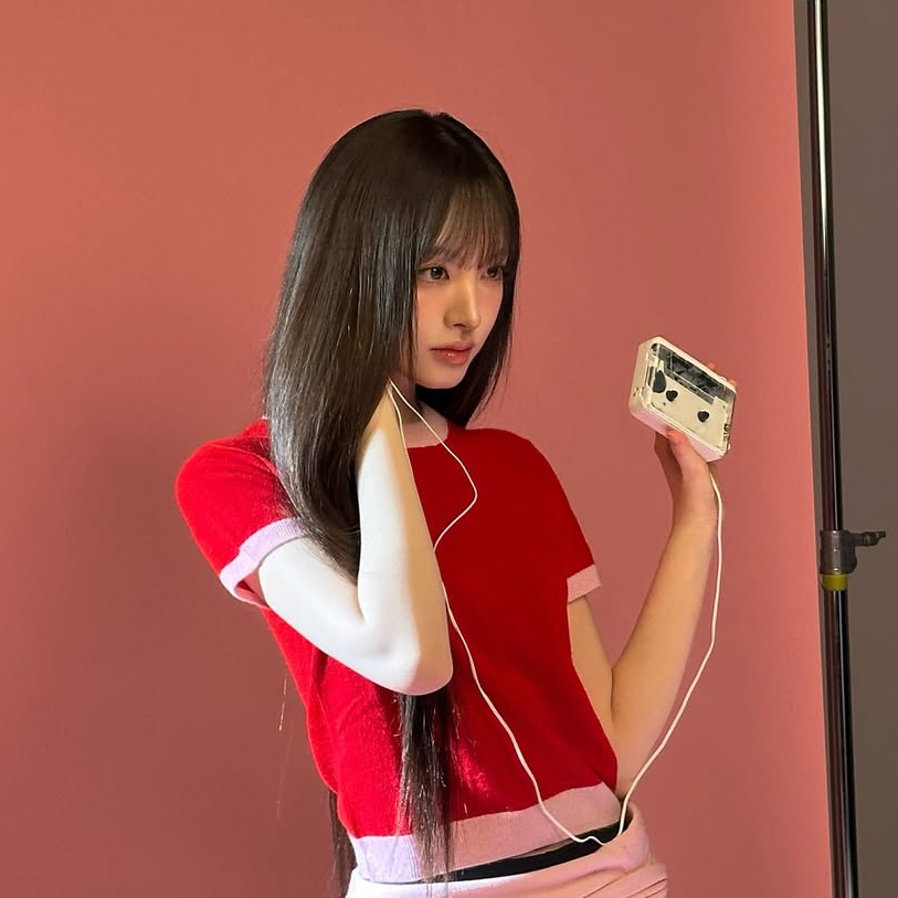 Foto aktivitas terbaru LIZ (IVE)