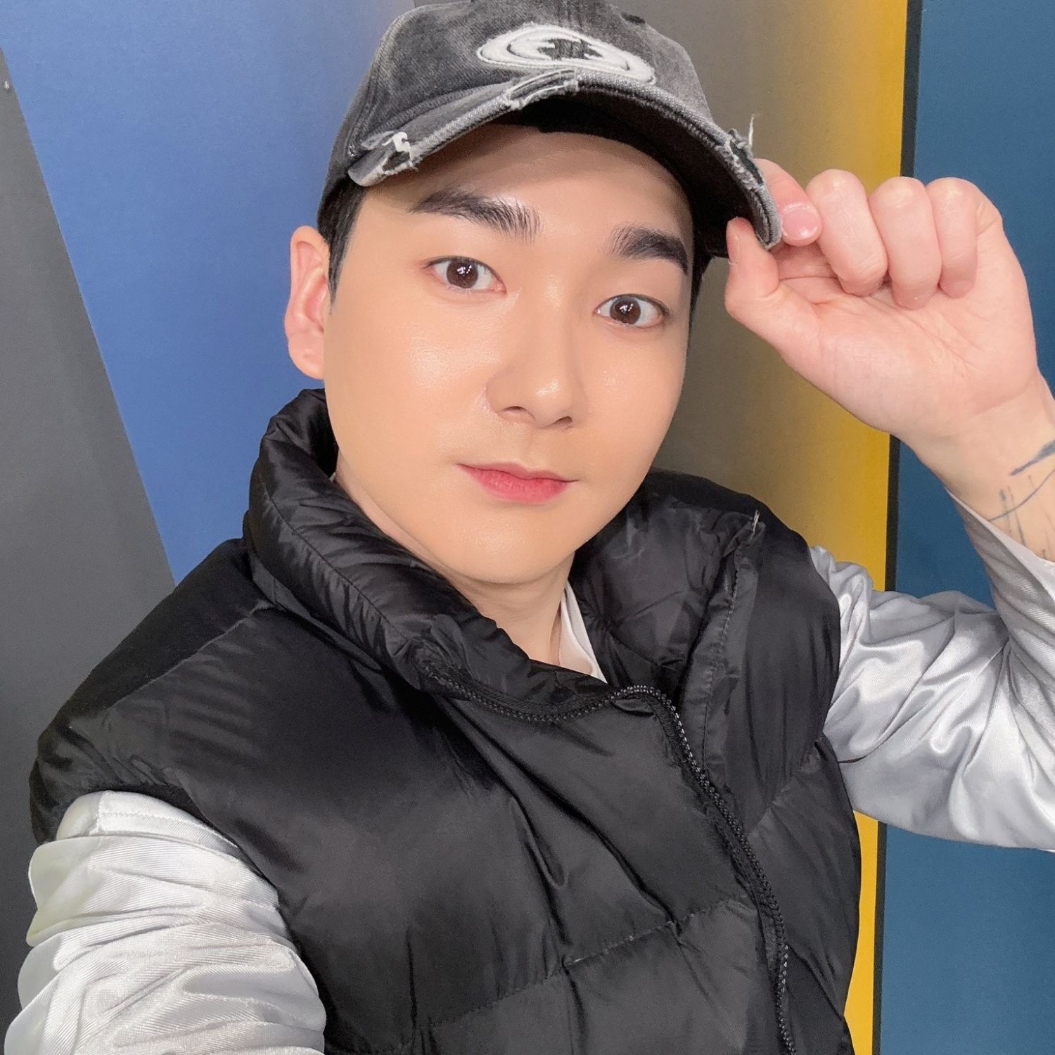 Recent activity shot of Aron