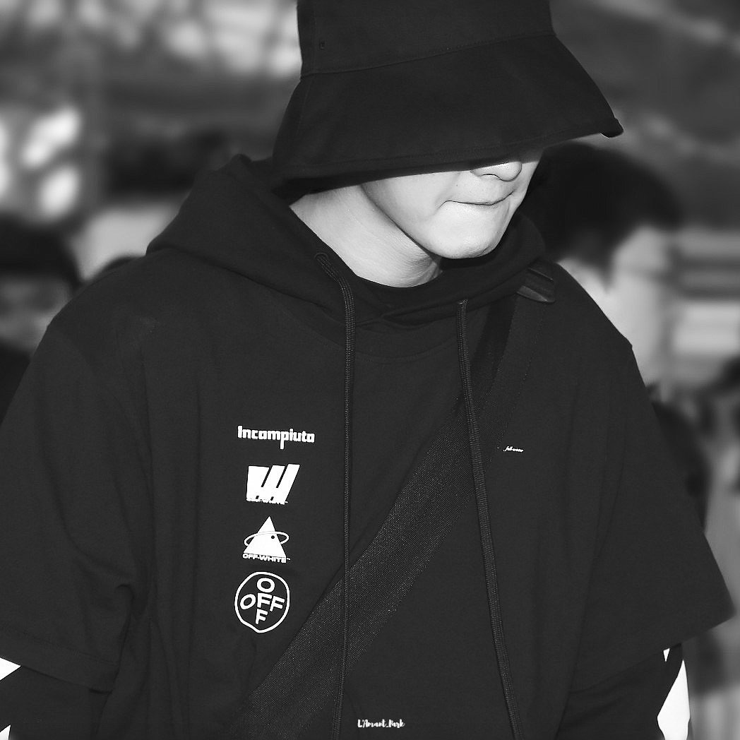 A moment captured by Chanyeol (EXO)'s fan