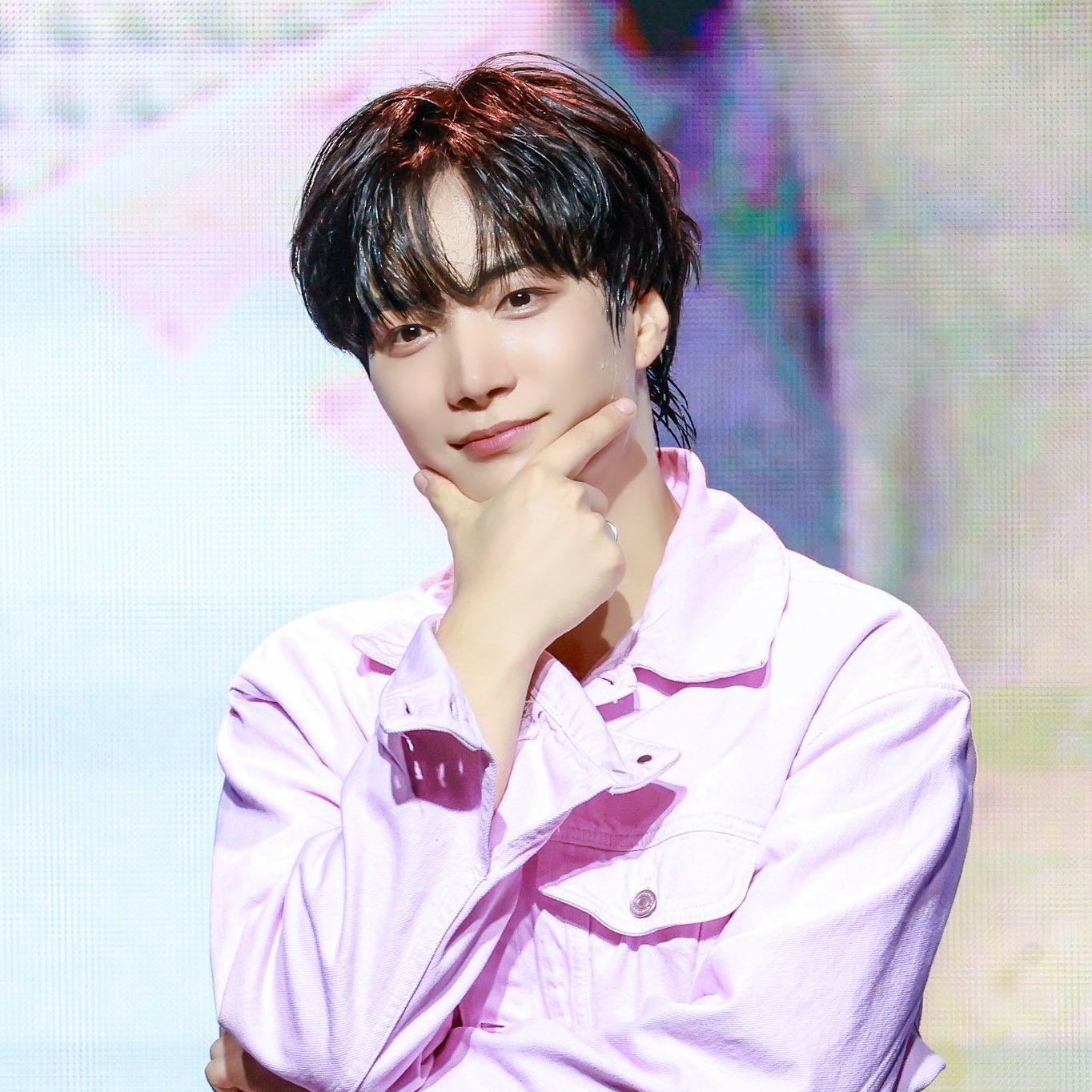 Behind-the-scenes cut of Kim Jonghyeon