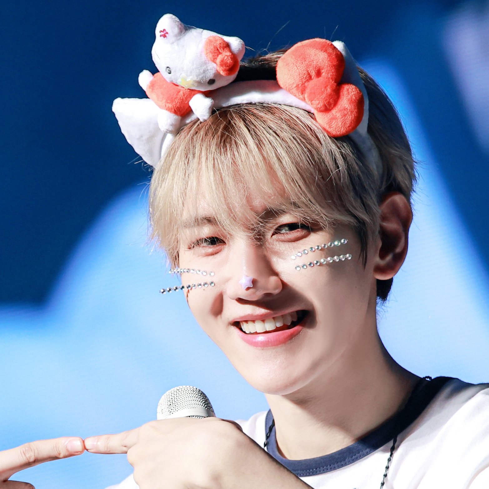 백현 (EXO)의 최신 사진