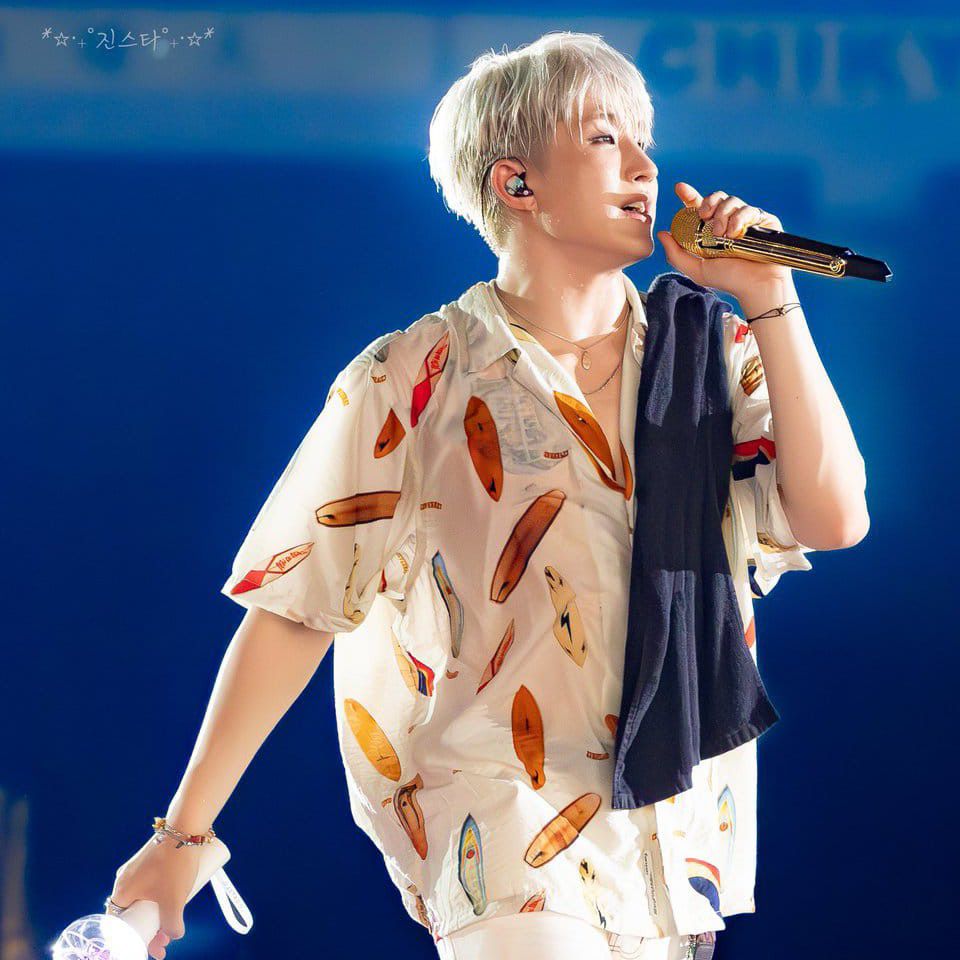 A moment captured by Jinjin (ASTRO)'s fan