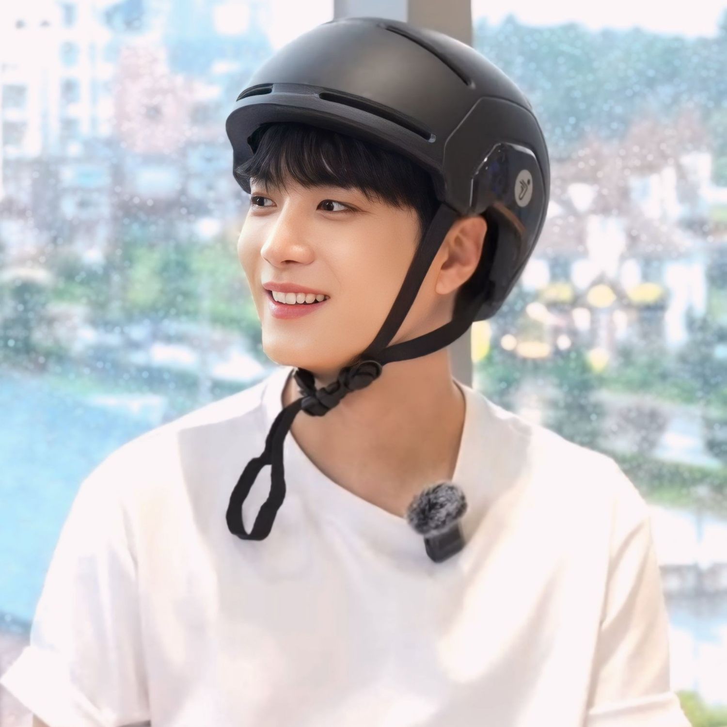 A moment captured by Kim Jonghyeon's fan