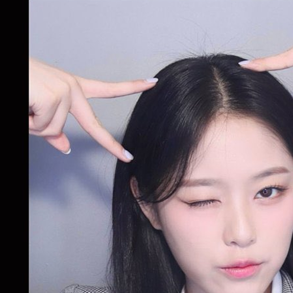 Recent activity shot of HyunJin (Loossemble)
