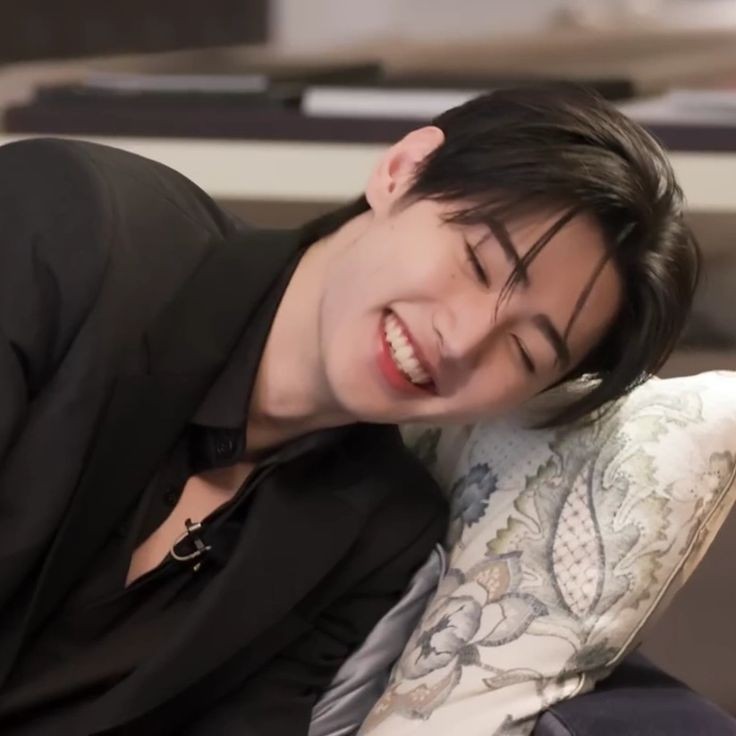 Latest photo of Sunghoon (ENHYPEN)