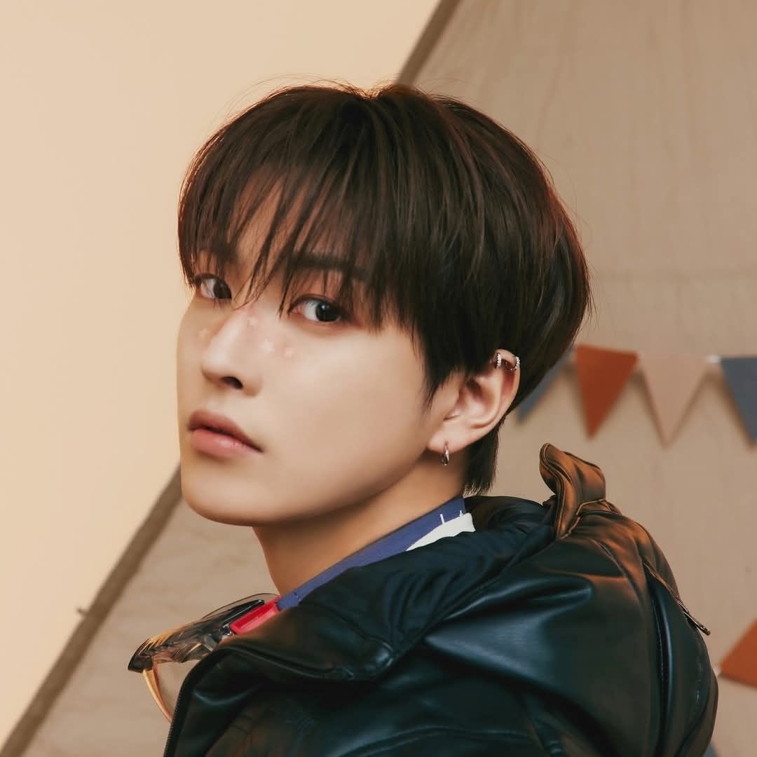 Behind-the-scenes cut of Hongjoong (ATEEZ)