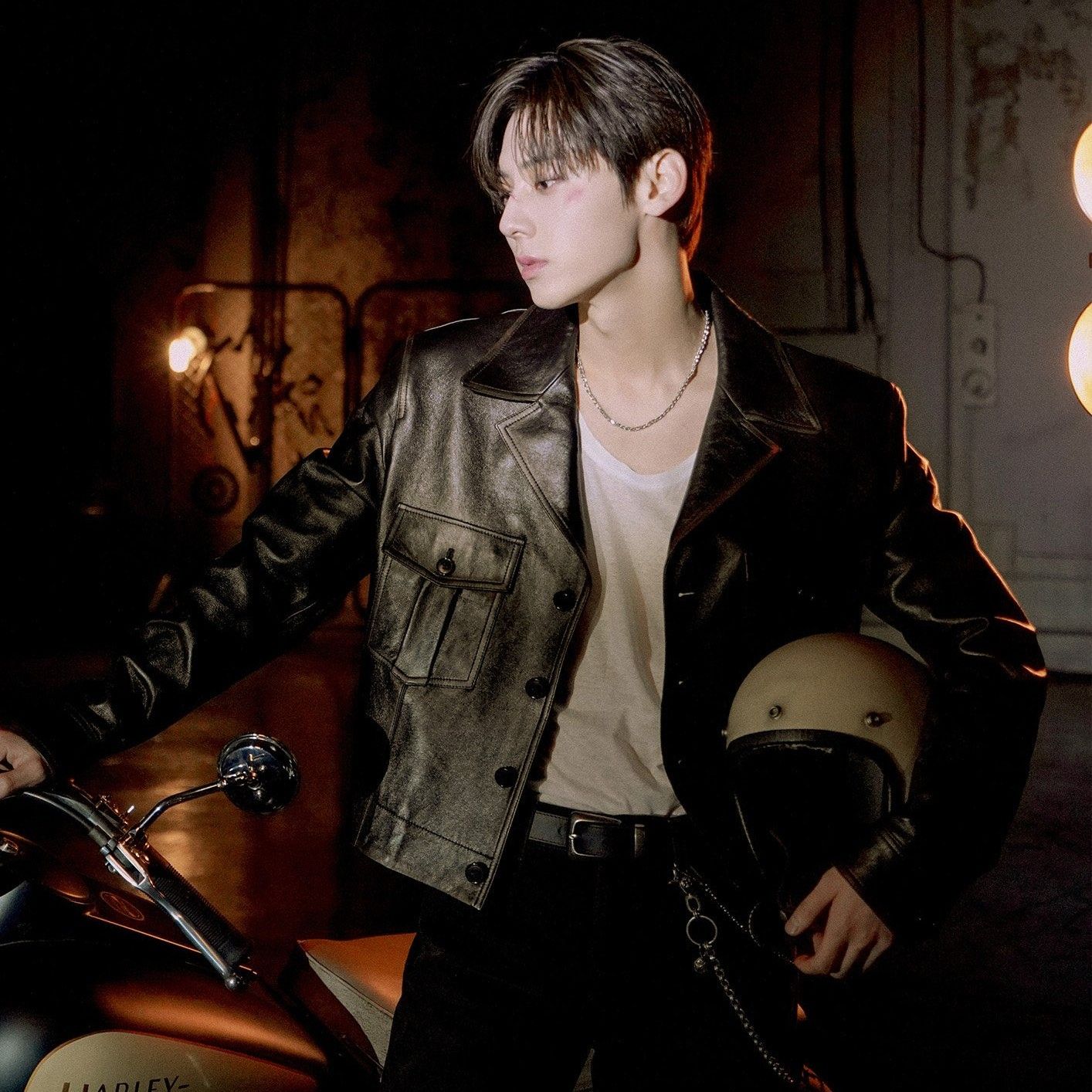 Behind-the-scenes cut of Hwang Minhyun