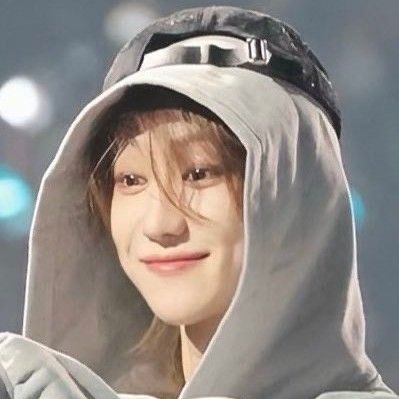 Behind-the-scenes cut of The 8 (SEVENTEEN)