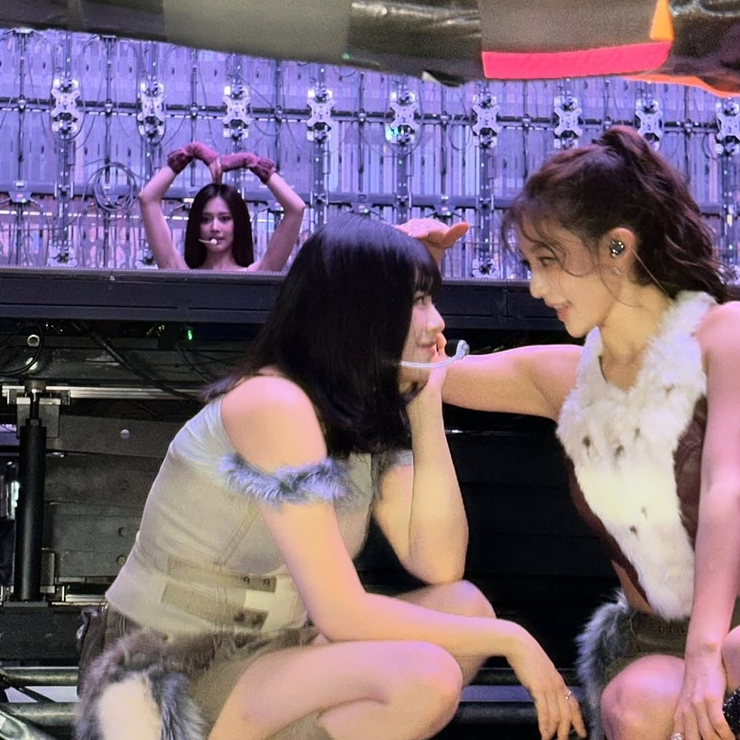 Behind-the-scenes cut of TWICE