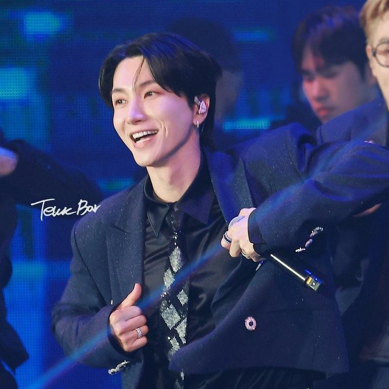 Behind-the-scenes cut of Leeteuk (Super Junior)