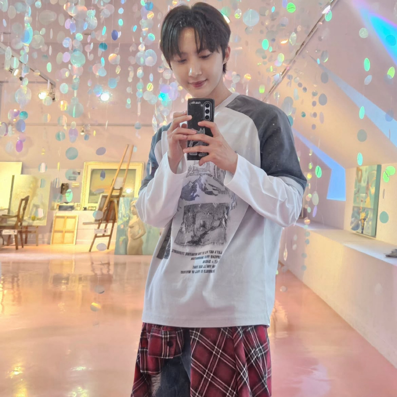 Recent activity shot of Hui (PENTAGON)