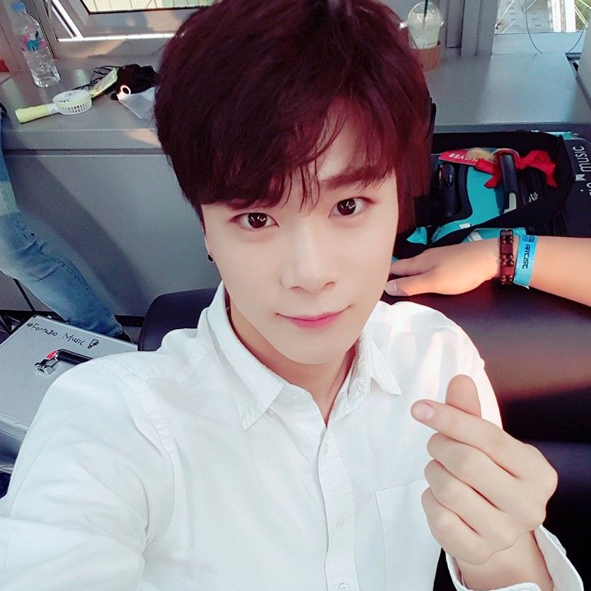 Latest photo of Moonbin (ASTRO)