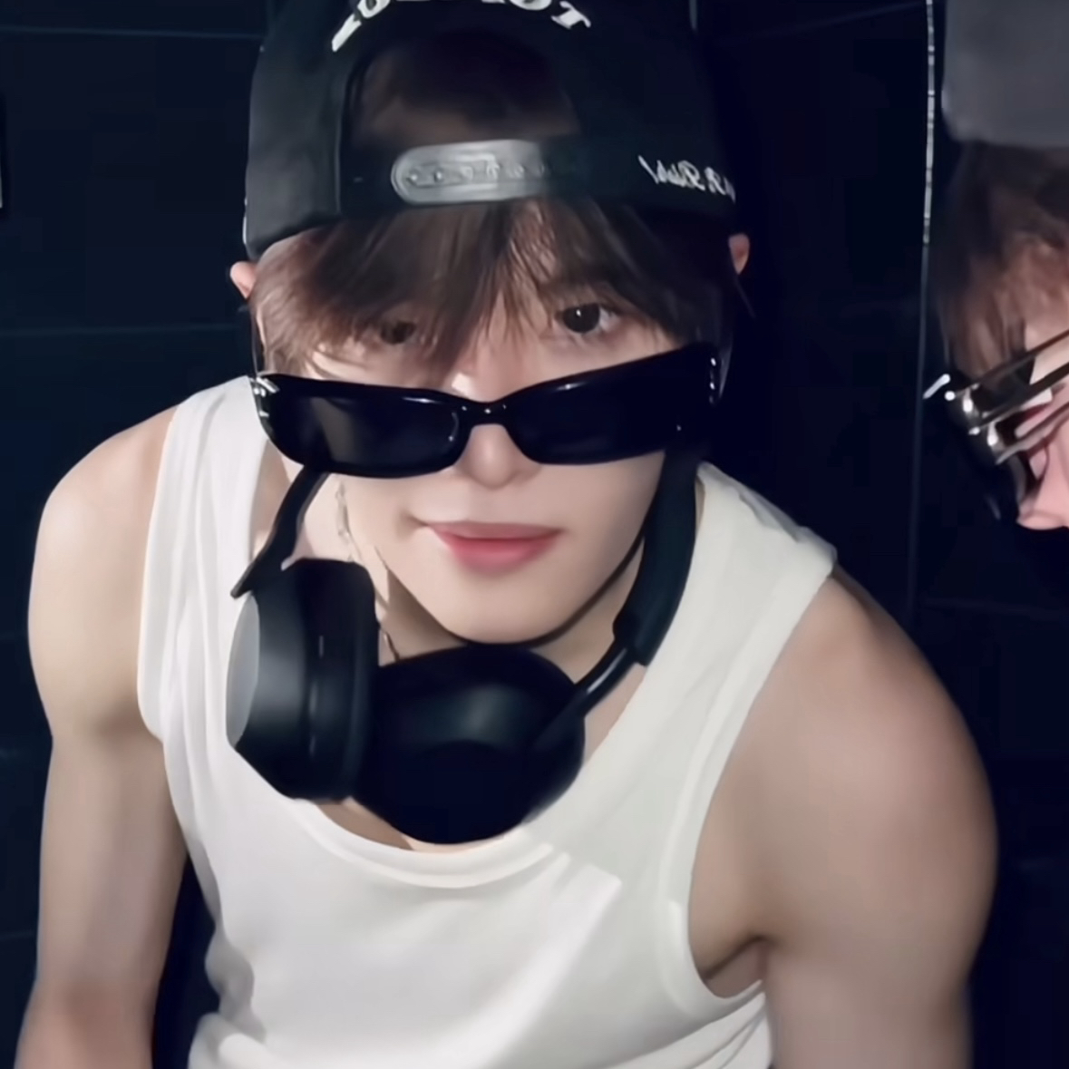 Behind-the-scenes cut of Chen Kaiwen