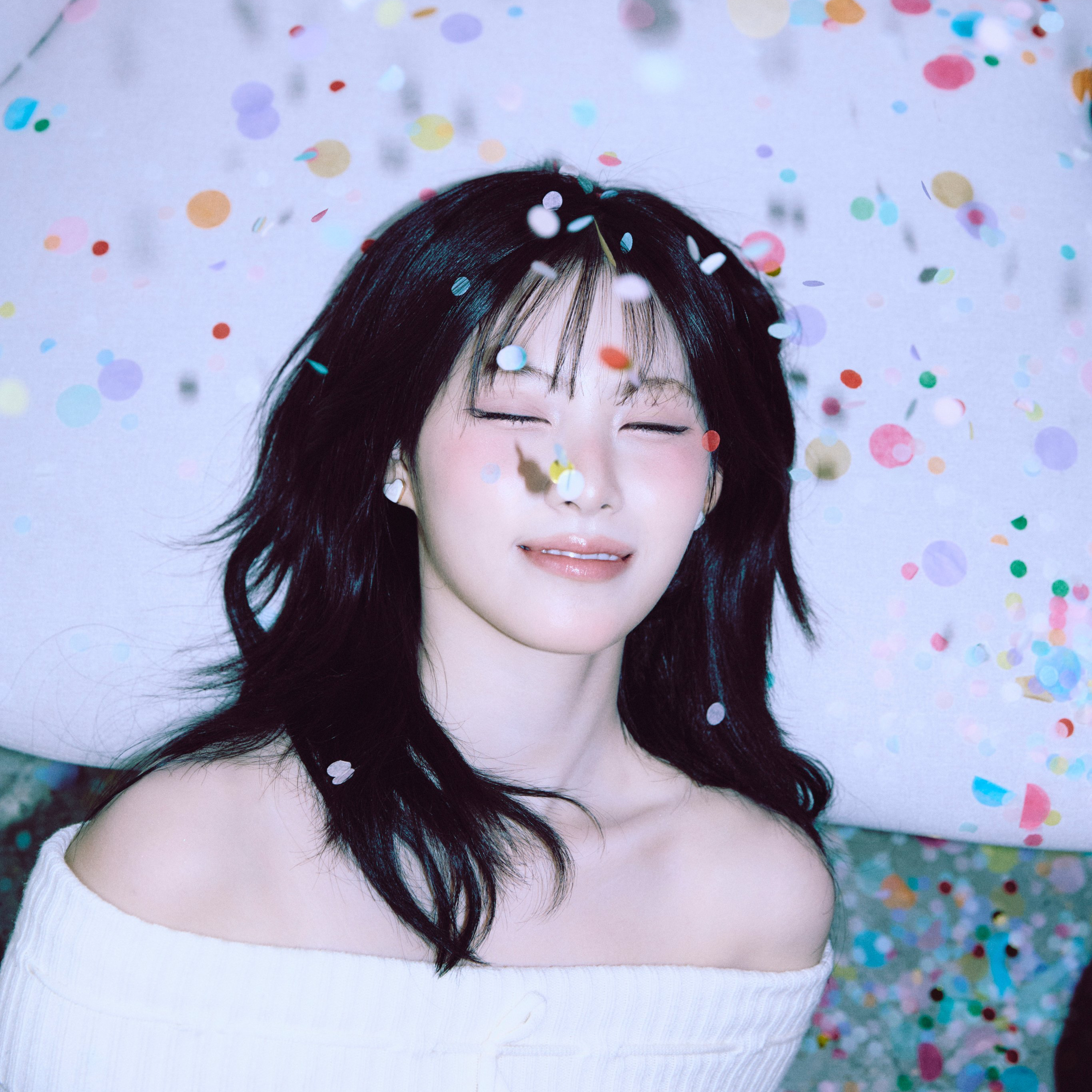 Behind-the-scenes cut of Liv (RESCENE)