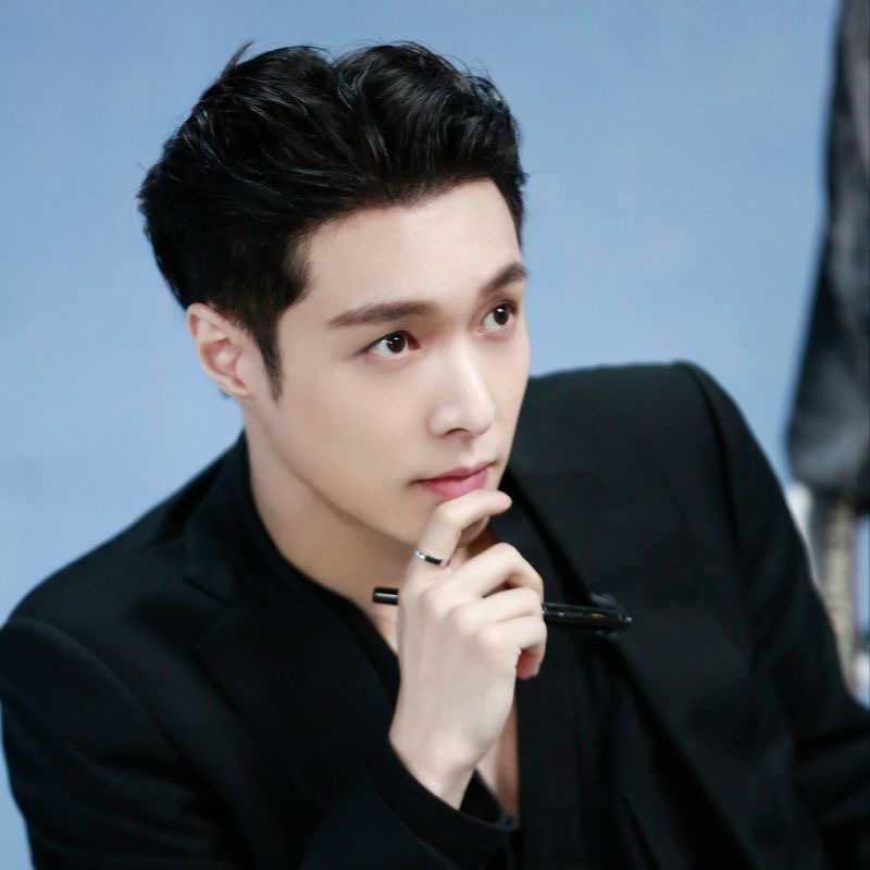 A moment captured by Lay (EXO)'s fan