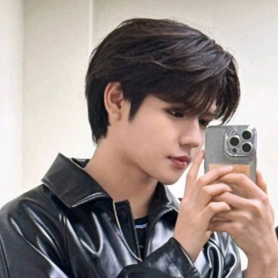 Behind-the-scenes cut of Kim (HORI7ON)