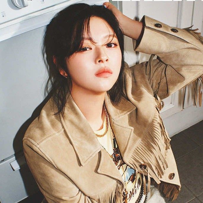 Behind-the-scenes cut of Jeongyeon (TWICE)