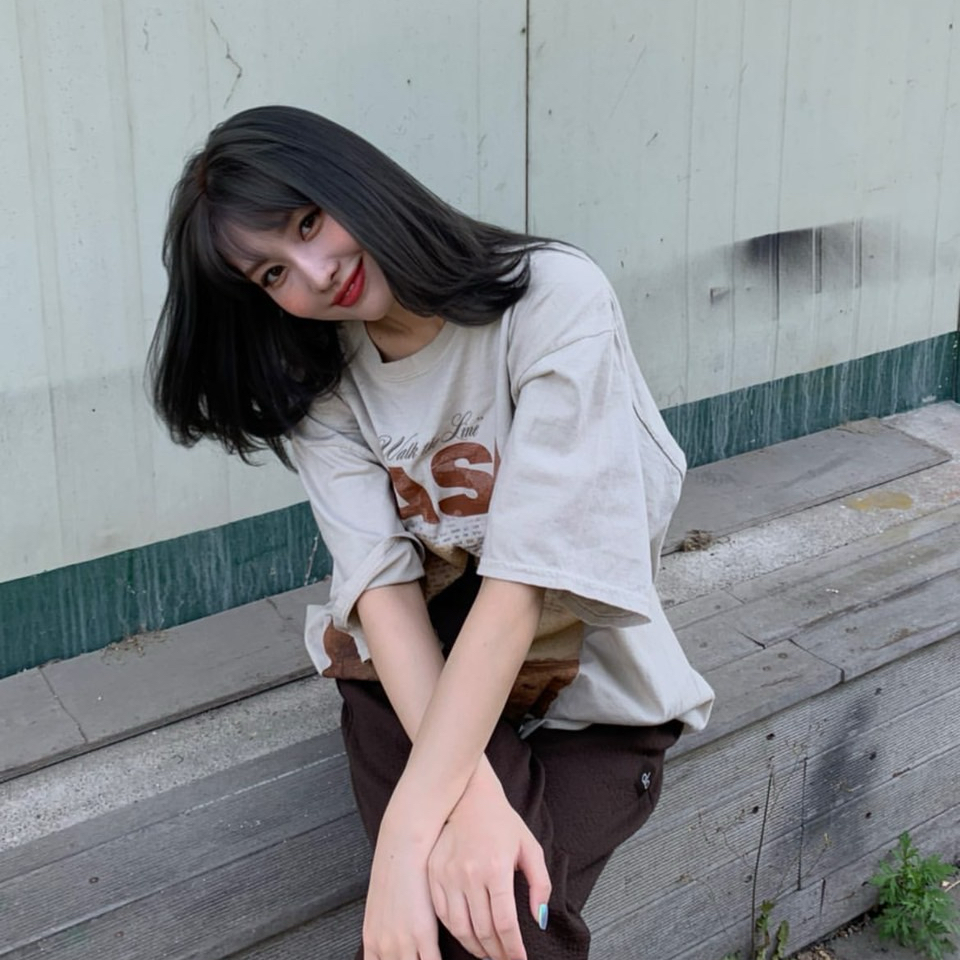 Behind-the-scenes cut of Momo (TWICE)