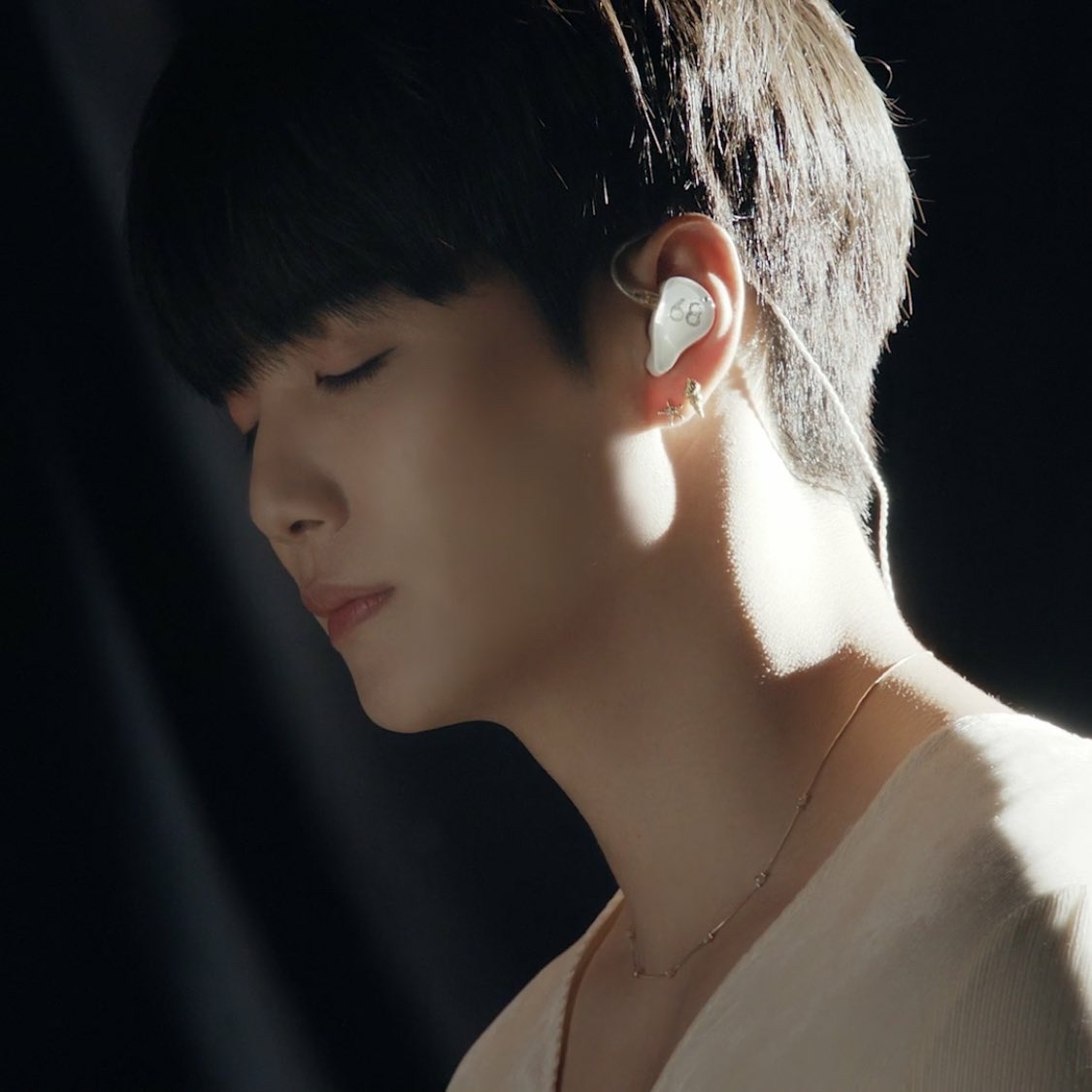 Foto aktivitas terbaru Kim Jonghyeon