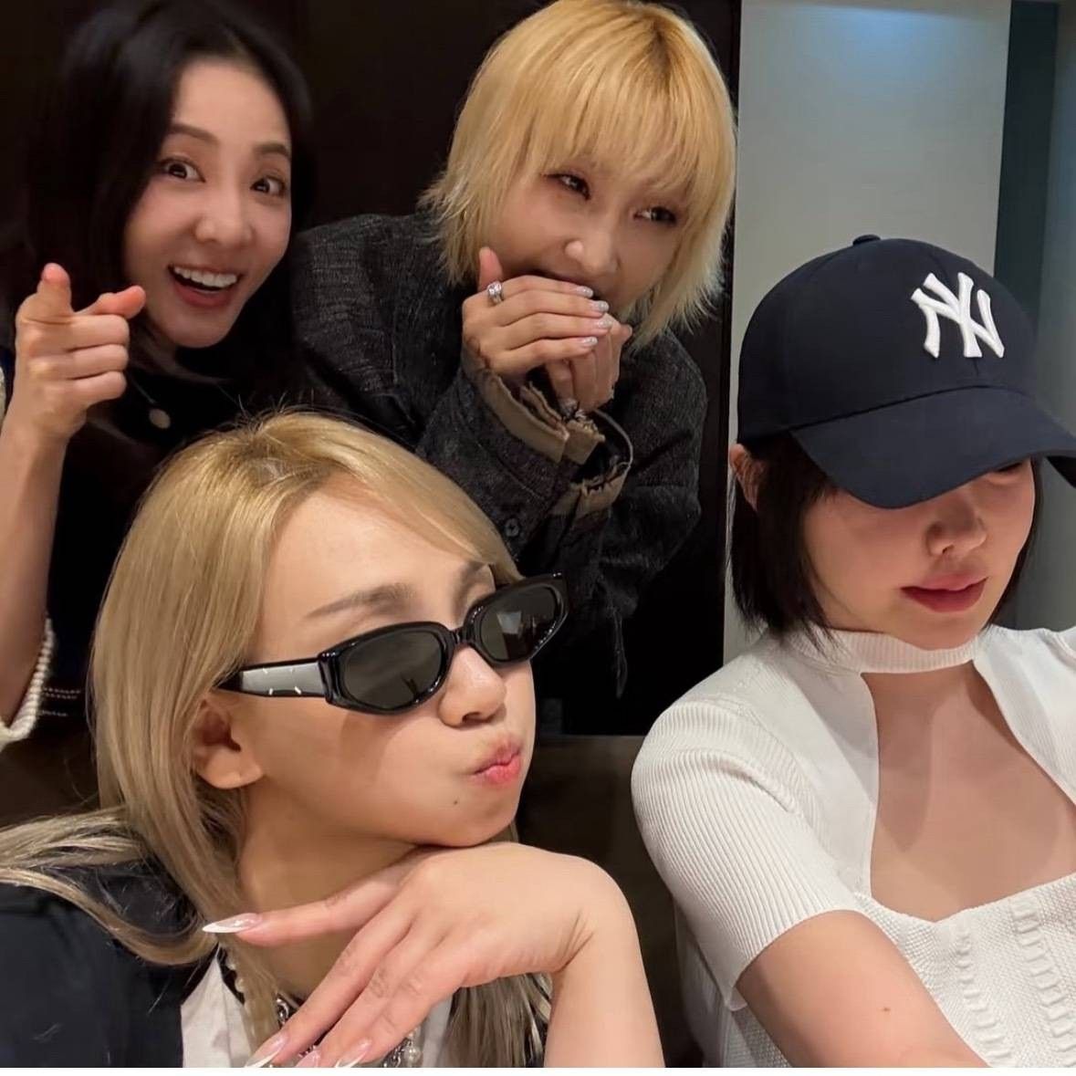 A moment captured by 2NE1's fan