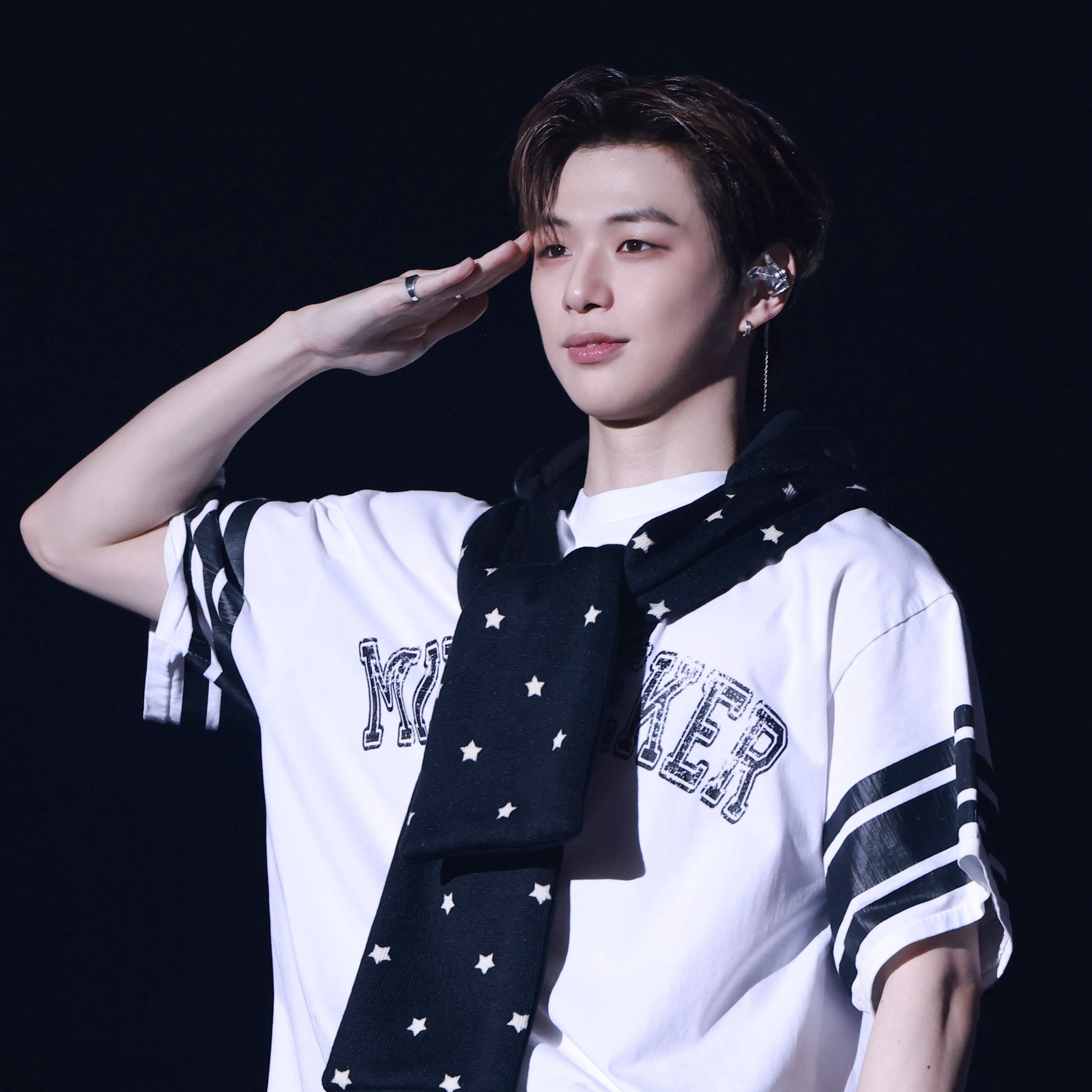 Behind-the-scenes cut of Kang Daniel