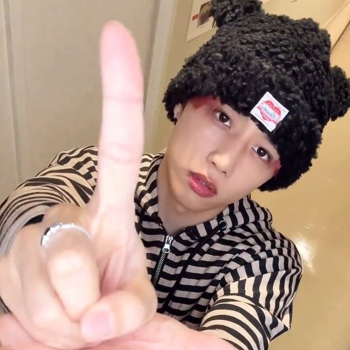 Foto aktivitas terbaru Sunwoo (THE BOYZ)