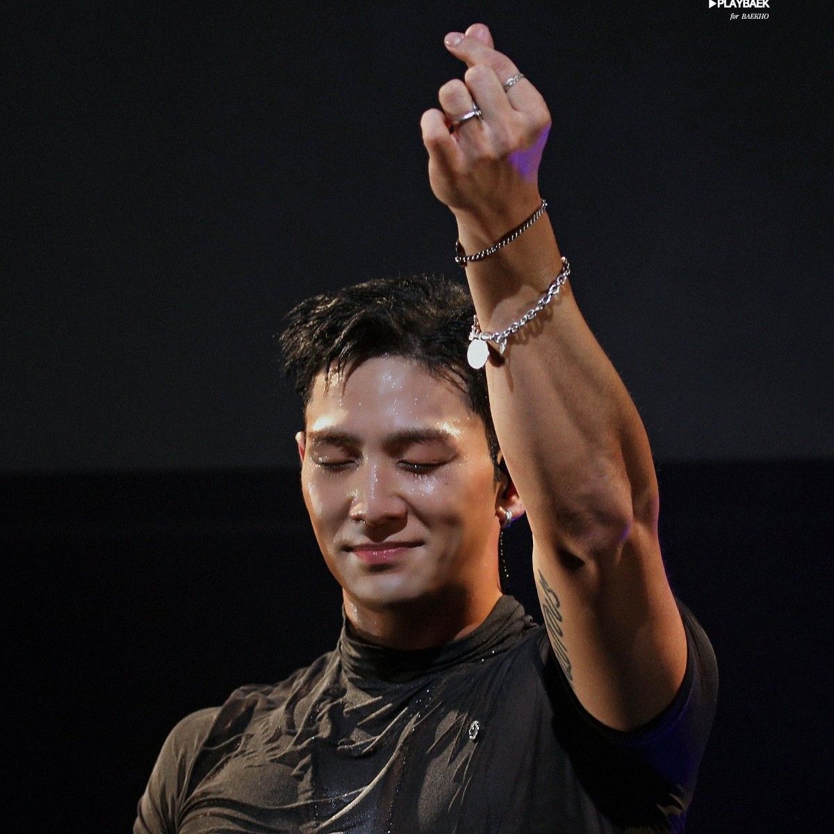 Behind-the-scenes cut of Baekho