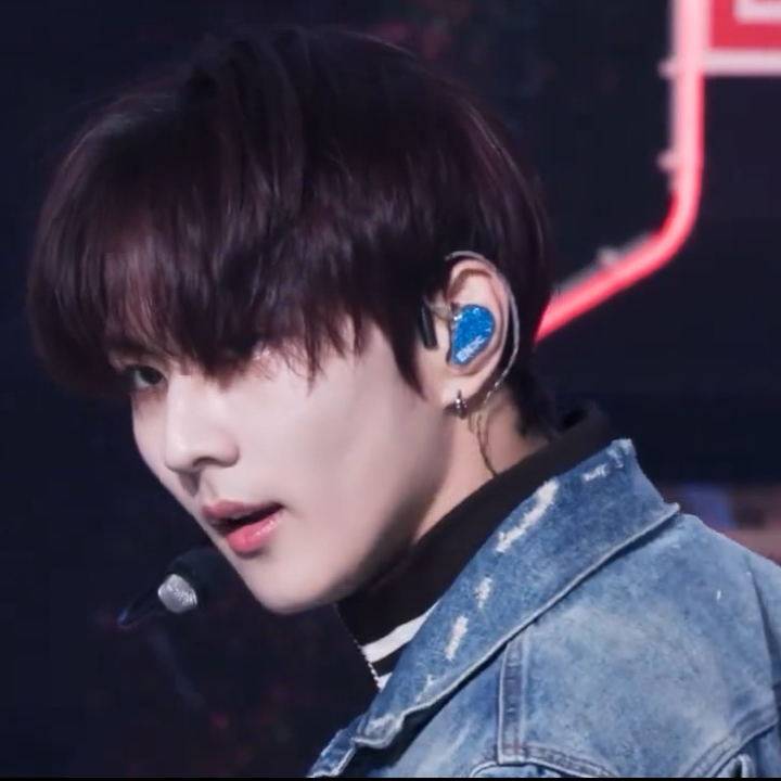 Recent activity shot of Jungwon (ENHYPEN)