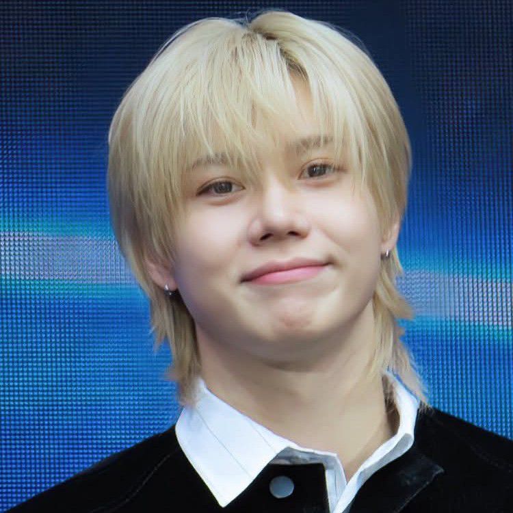 A moment captured by Taemin (SHINee)'s fan