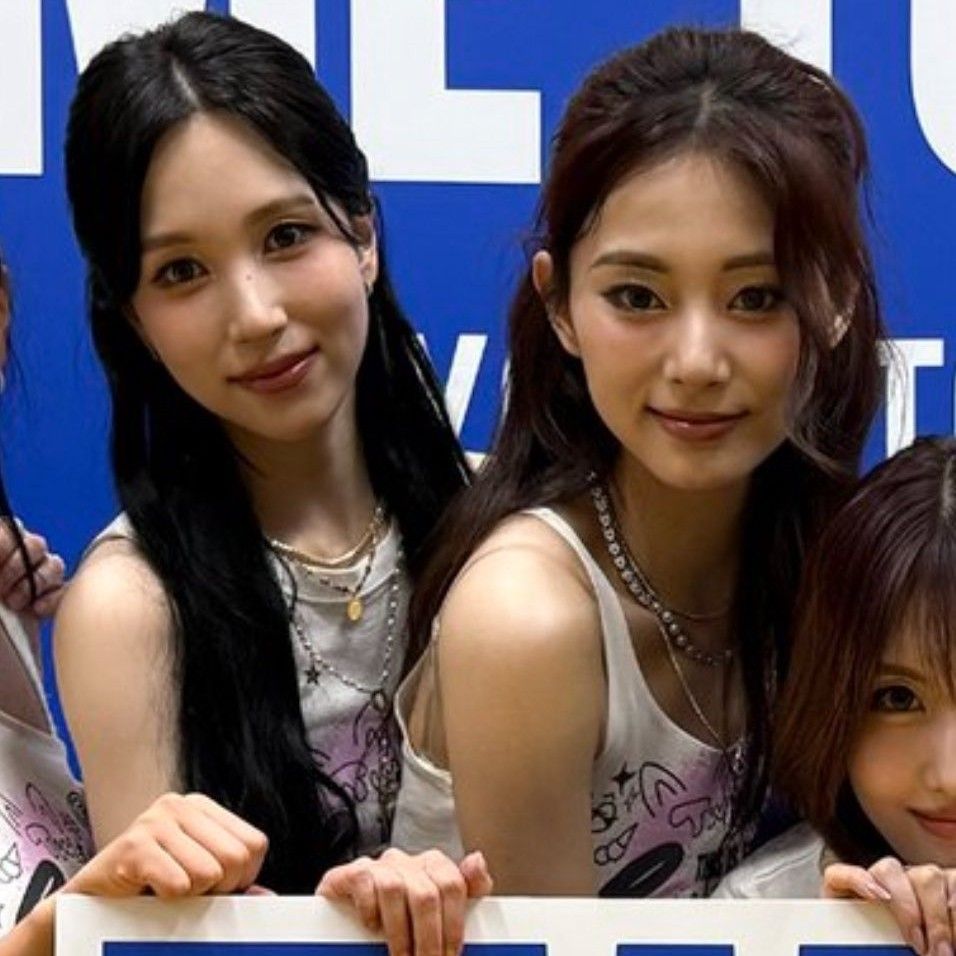Recent activity shot of Tzuyu (TWICE)