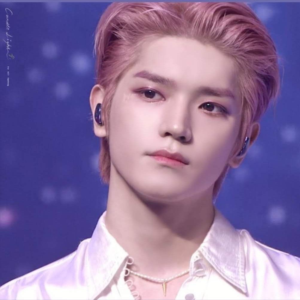 태용 (NCT 127)의 최신 사진