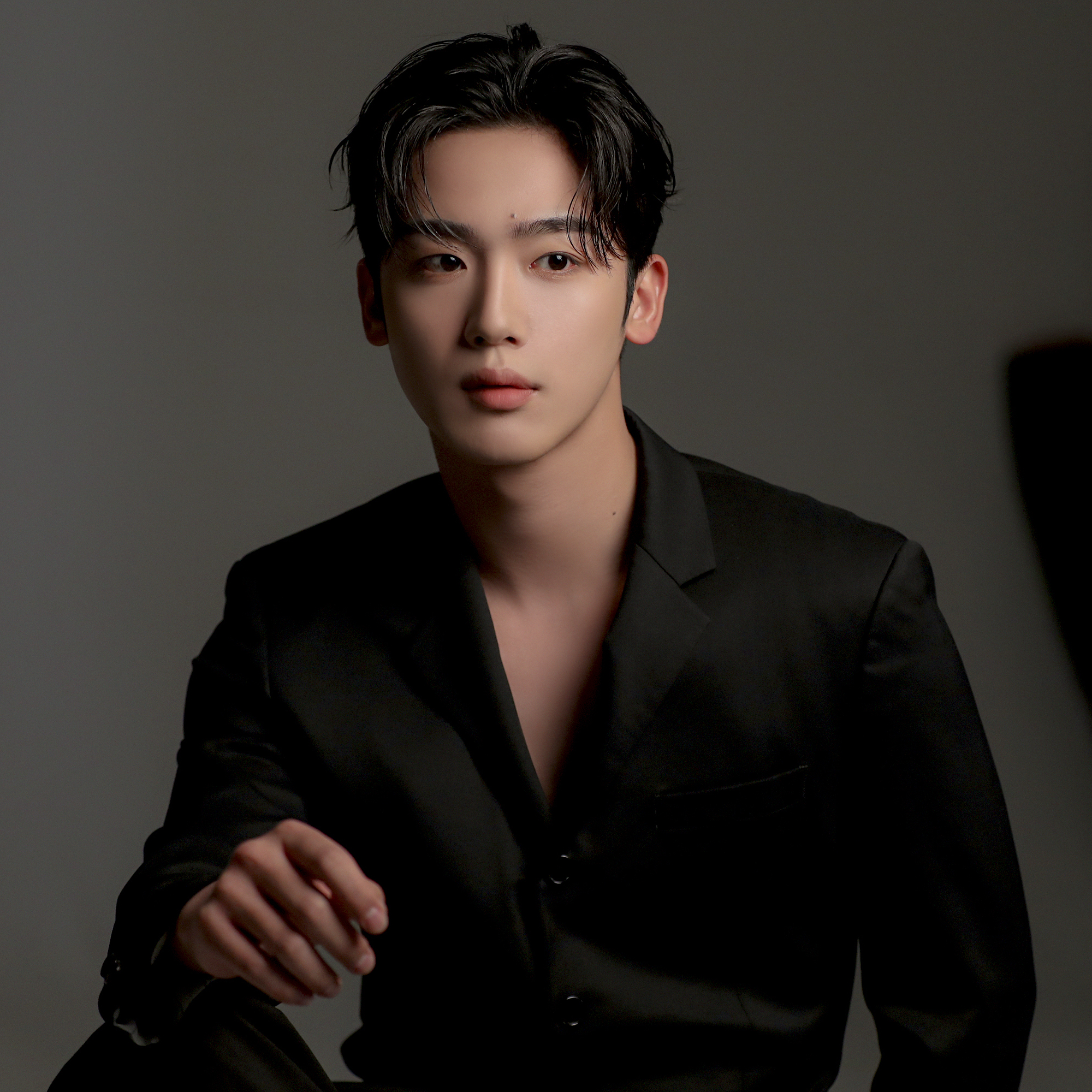 Behind-the-scenes cut of Kim Yohan (WEi)