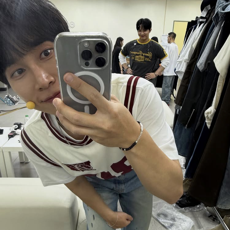Behind-the-scenes cut of Seo Eunkwang (BTOB)