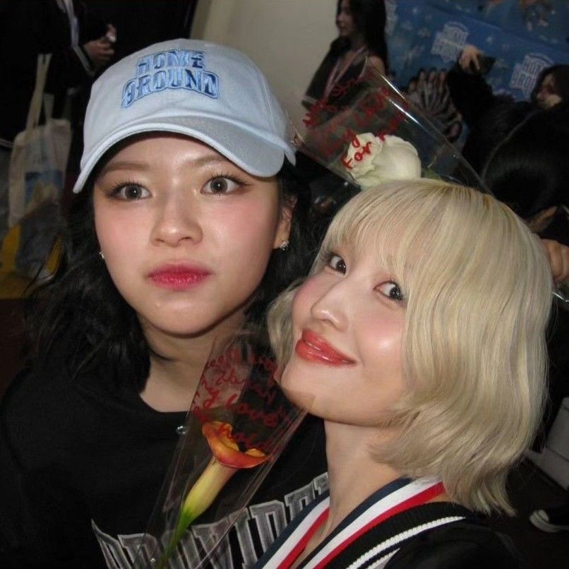 Behind-the-scenes cut of Jeongyeon (TWICE)