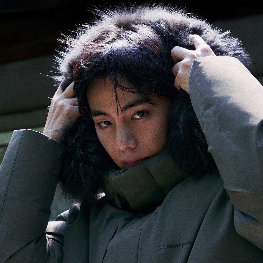 Recent activity shot of V (BTS)