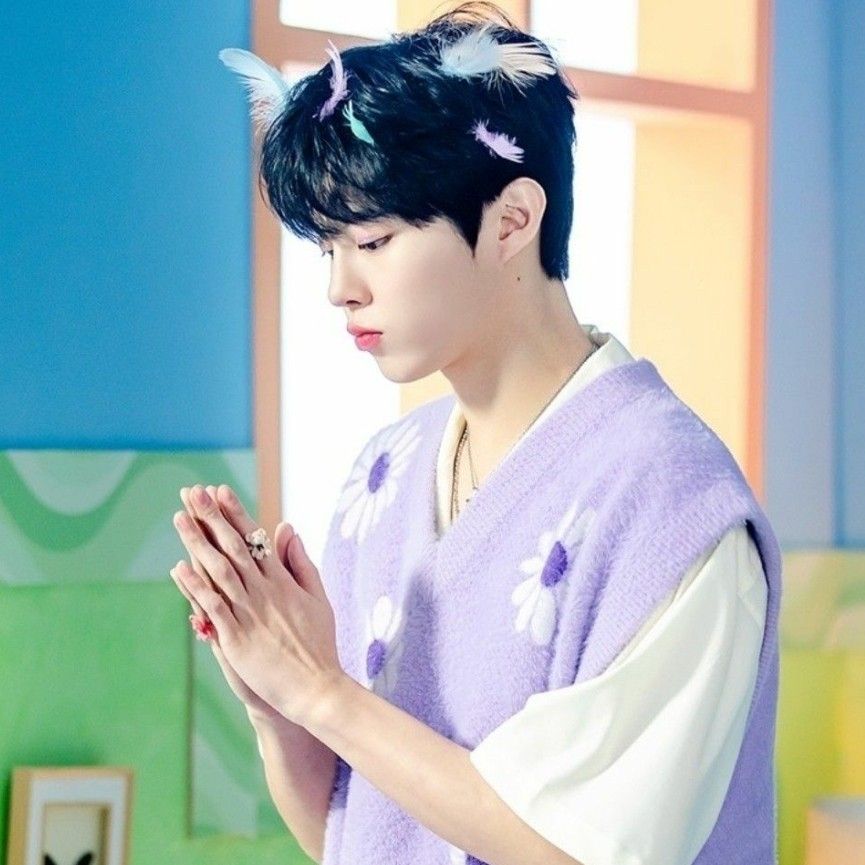 Recent activity shot of Kim Wooseok
