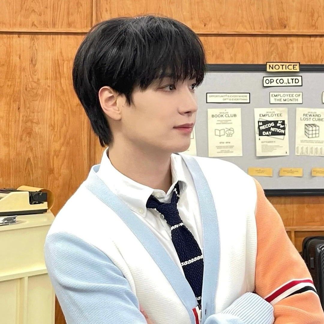 A moment captured by Kim Jonghyeon's fan