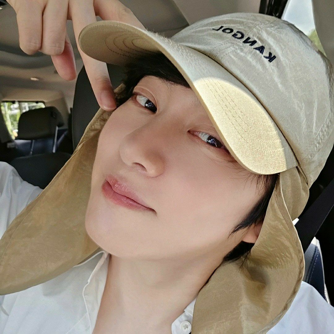 A moment captured by Heechul (Super Junior)'s fan