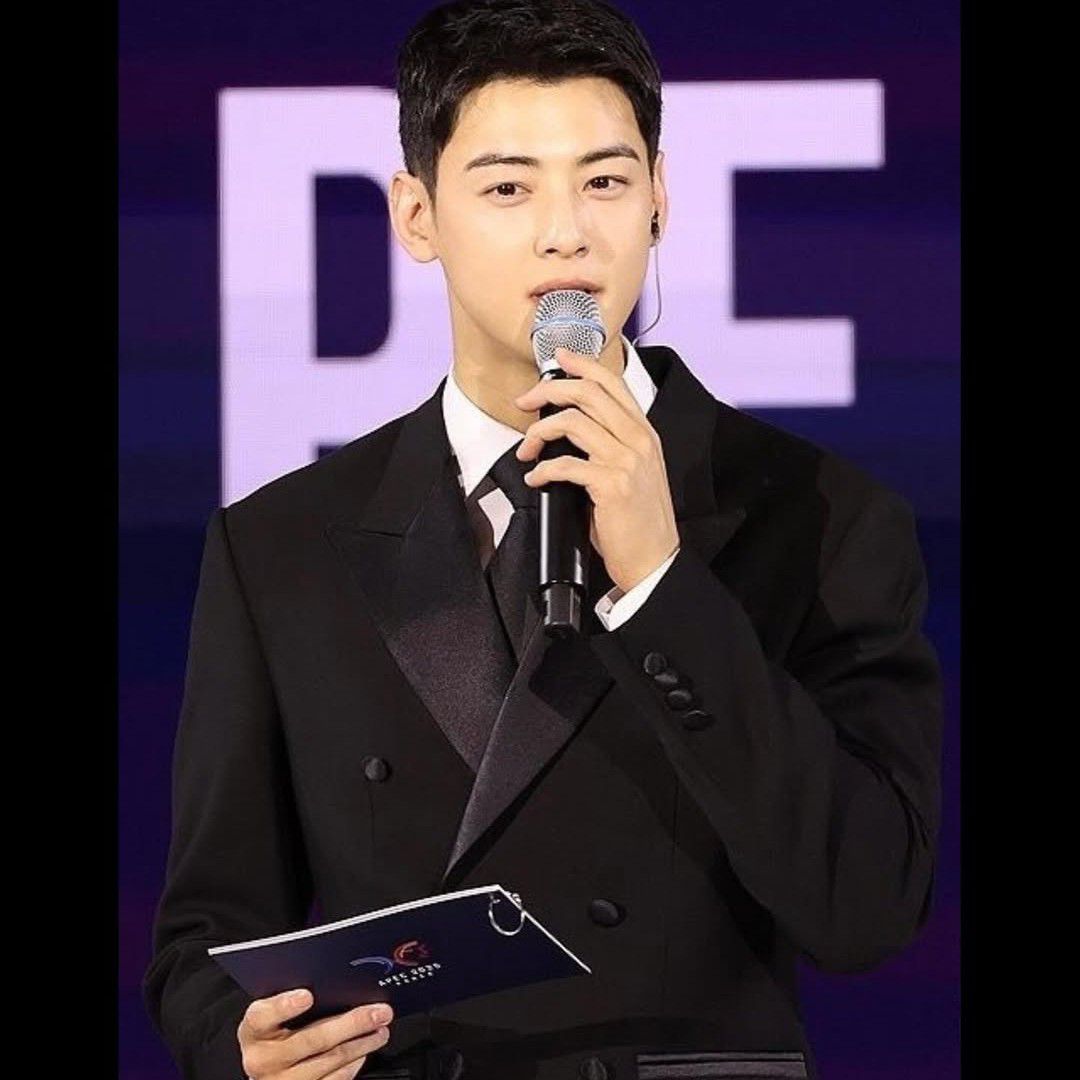 Recent activity shot of Eunwoo (ASTRO)